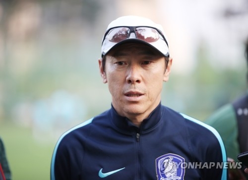 South Korea's under-20 national football team head coach Shin Tae-yong speaks to reporters at Cheonan Football Centre in Cheonan, South Chungcheong Province, on May 28, 2017, two days ahead of their FIFA U-20 World Cup round of 16 match against Portugal. (Yonhap) 