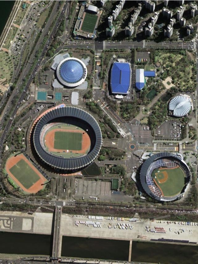 This photo captured by South Korea's next-generation midsized satellite on April 8, 2021, and provided by the Ministry of Science and ICT on May 4, shows the Jamsil Sports Complex in southern Seoul. (PHOTO NOT FOR SALE) (Yonhap)