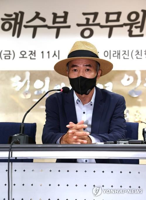 Lee Rae-jin, the elder brother of a South Korean fisheries official killed by North Korea in 2020, holds a news conference in Seoul on June 17, 2022. (Yonhap)