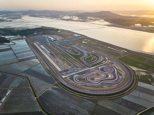 This undated photo provided by Hankook Tire shows its new proving ground Hankook Technoring in Taean on the western coast of South Korea. (PHOTO NOT FOR SALE) (Yonhap)