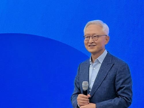 Kyung Kye-hyun, CEO and president of Samsung's device solutions division, speaks at a press event held in Pyeongtaek, 70 kilometers south of Seoul, on Sept. 7, 2022. (Yonhap)