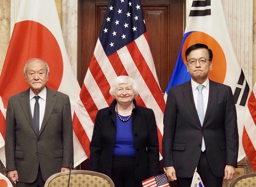 Finance chiefs of S. Korea, U.S., Japan recognize 'serious' concerns over 'sharp' won, yen depreciation