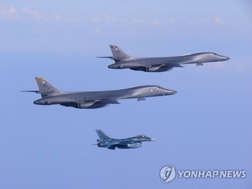 先月３０日に朝鮮半島上空を飛行したＢ１Ｂ戦略爆撃機（資料写真）＝（聯合ニュース）