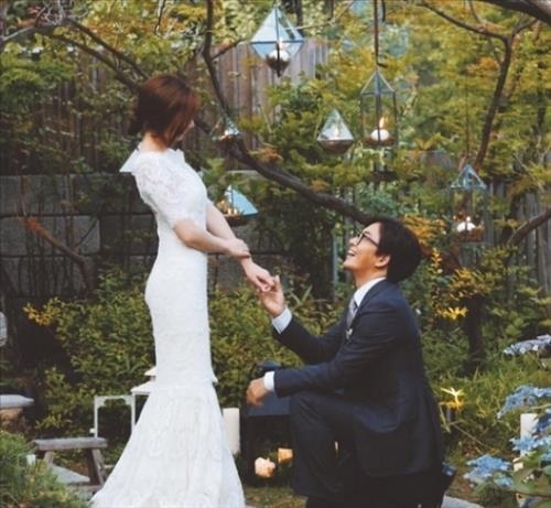'욘사마' 배용준, 박수진과 결혼…일본팬 식장주변 장사진(종합) - 3