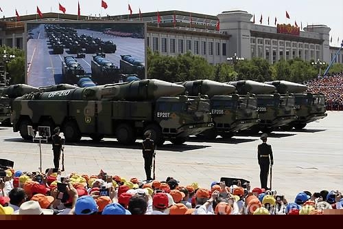 <中열병식> 日언론 "시진핑, 강한 중국·권력기반 과시" - 3