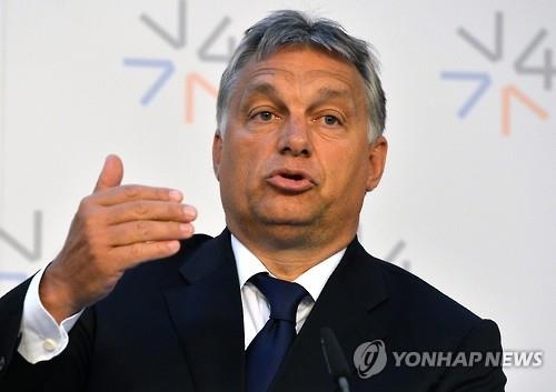 헝가리총리 "난민 아니라 '독일 삶' 원하는 이민자일뿐" - 2