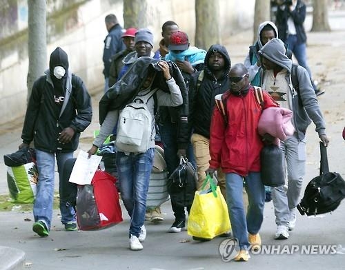 <끝이 안보이는 난민위기> 프랑스, 극우정당 반대에도 수용 앞장 - 2