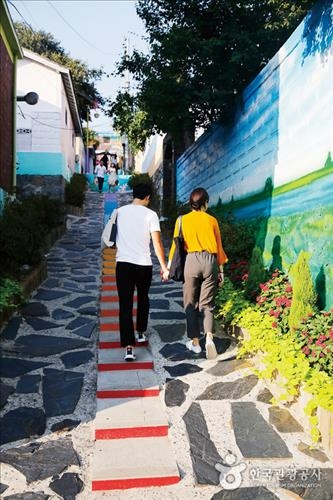 "이국적이고 동심이 있는 차이나타운·동화마을 오세요" - 6