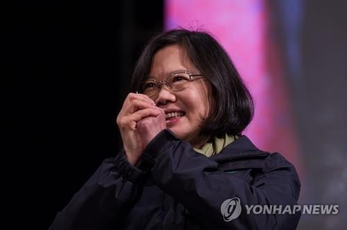 "차이잉원도 쯔위처럼 '나는 중국인' 발언한 적 있다"1