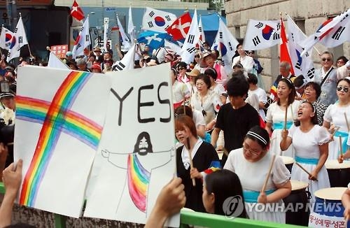'목회자 동성애 찬성은 징계'…개신교 성소수자 문제로 시끌 - 2