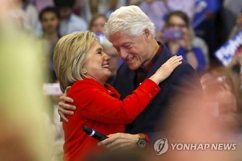 힐러리 "이메일에 기밀 없었다"…'이메일 스캔들' 진화 안간힘 - 2
