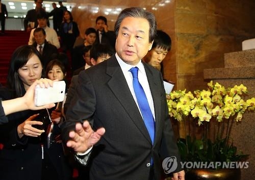 김무성, 설 연휴 전 민생행보 계속…전통시장 방문 - 2