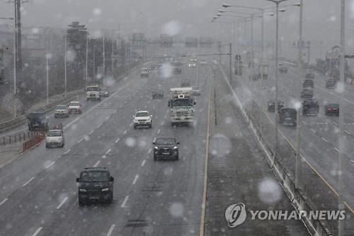 동두천·포천·양주·의정부 오후 4시 대설주의보 해제 - 2