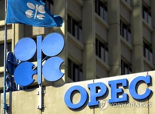 사우디·러시아 등 4개국 산유량 동결…OPEC-非OPEC 첫 합의(종합2보) - 3