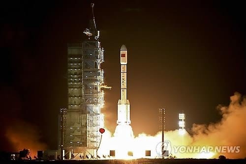 중국 첫 실험용 우주정거장 톈궁1호 임무 종료 - 3