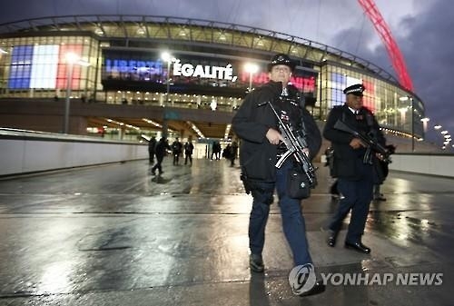 영국, 테러 대비 무장경찰 2천명 추가 투입키로 - 2