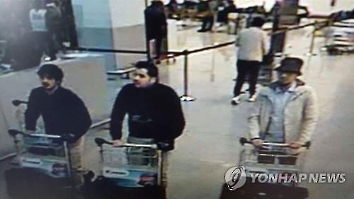 "체포된 아브리니, 브뤼셀공항 테러 '모자쓴 용의자' 아니다" - 3