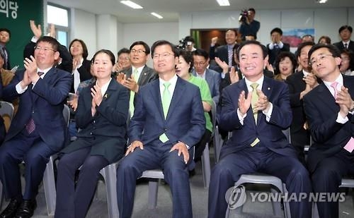 광주·전남 뒤덮은 '녹색 돌풍' 의미와 배경은 - 2