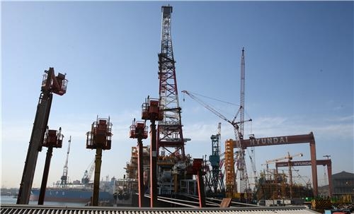 갈 길 바쁜데…현대중공업 노사 '돈 공방'에 헛심 - 2