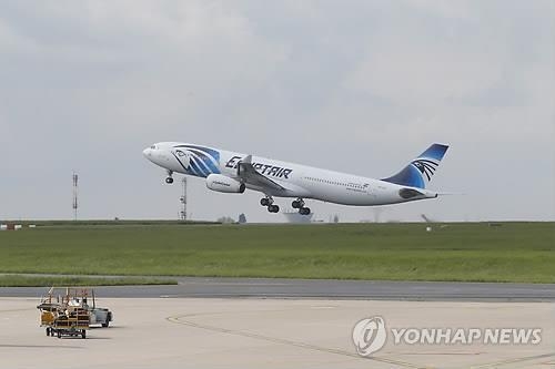 佛방송 "이집트기 조종사 추락전 관제탑과 교신"…이집트는 부인 - 2