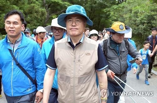 文 "정권교체 희망 커져…보탬되기 위해 열심히 뛰겠다"(종합) - 2