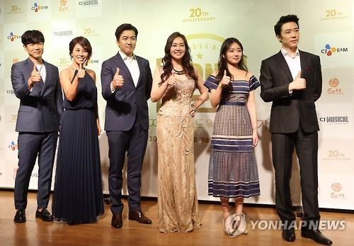 뮤지컬 데뷔 송일국 "꿈 이뤘다…공연 성공하면 탭댄스" - 2