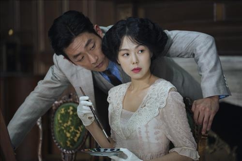 '아가씨' 개봉 6일째 관객 200만 돌파…청불영화 신기록 - 2