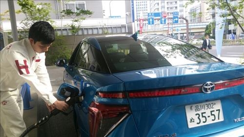 3분 충전해 650㎞ 달린다…도요타 수소차 '미라이' - 6