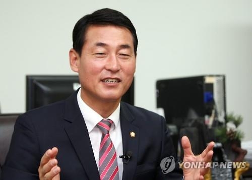황영철 의원 '경로당 주치의 제도화' 법안 발의 - 2