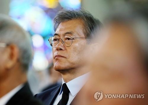 문재인, 네팔로 출국…히말라야 트레킹하며 행보 구상 - 2
