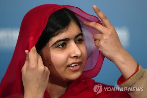 "英의원 살해는 민주주의에 대한 공격"…각계서 추모 물결 - 3