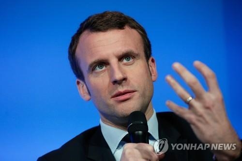마크롱 프랑스 경제장관 "브렉시트로 영국 변방섬 전락" 경고 - 2