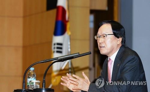 "빅배스·배당 모두 가능"…김용환 농협금융회장 일문일답 - 2