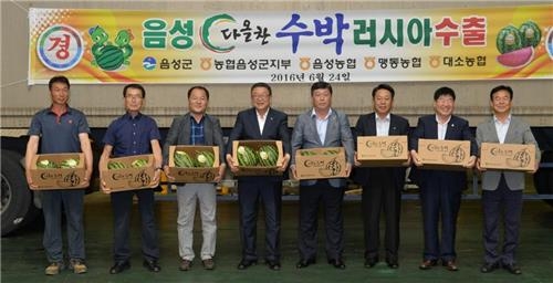 음성 '다올찬 수박' 러시아 첫 수출…16t 선적 - 2