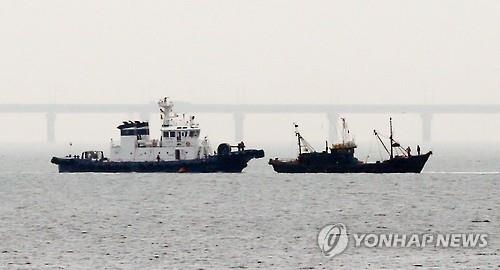 "불법조업 中어선 하루 740척…벌금액 높여야" - 2