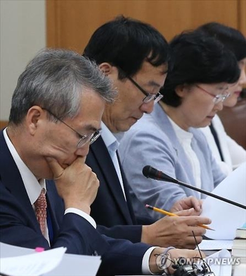 최저임금 협상 난항…내년도 인상안 타결 법정기한 넘겨 - 3