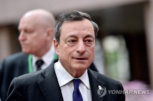 <브렉시트> ECB 총재 "중앙銀 정책공조 중요…환율전쟁은 공멸의 길"(종합2보) - 3