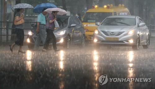 내달 1∼2일 전국 장마 영향권…중부 최대 150㎜이상 폭우 - 2