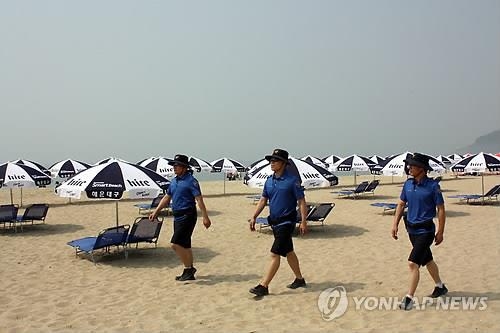 '해수욕장 몰카 꼼짝마!'…휴가철 피서지 여름경찰서 운영 - 2
