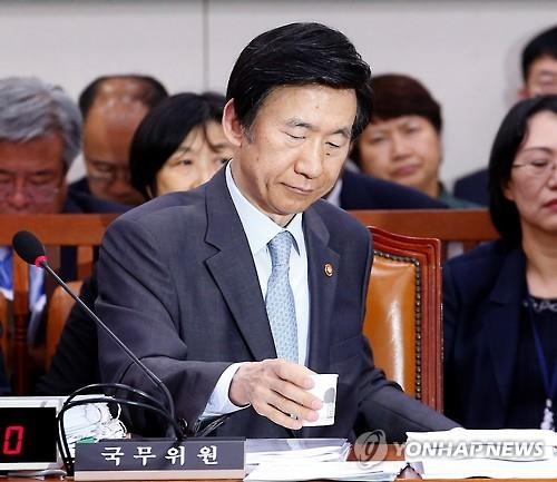 윤병세 "사드 배치 결정, 국회 동의 대상 아냐" - 2