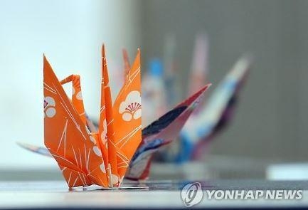 <르포> 오바마가 접은 종이학…원폭71주년 히로시마에 반핵 '열기' - 5
