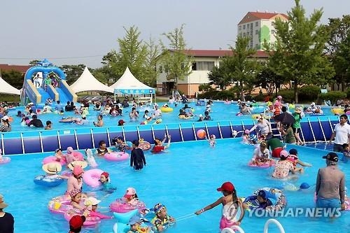 <주말 N 여행> 수도권: 동인천역에 전광판…올림픽 응원 열기로 더위 날린다 - 3