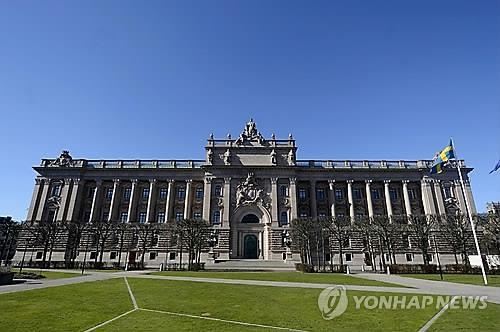 의원들, 북유럽行 러시…'한국 미래 롤모델' 찾기 - 2