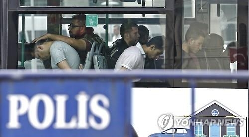 '쿠데타 연루' 터키 경찰 잇따라 자살…교사 의문사 사건도 - 2