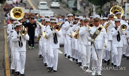 <연휴 N 여행> 제주권: '천혜의 비경' 쇠소깍서 온가족 여름축제 - 2