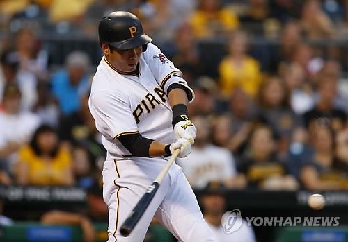 강정호 51일 만에 12호 홈런…멀티히트로 100% 출루(종합) - 2