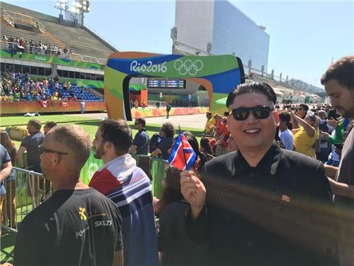 <올림픽> "北 김정은이 올림픽 참관?"…브라질방문 홍콩 대역배우 인기 - 3