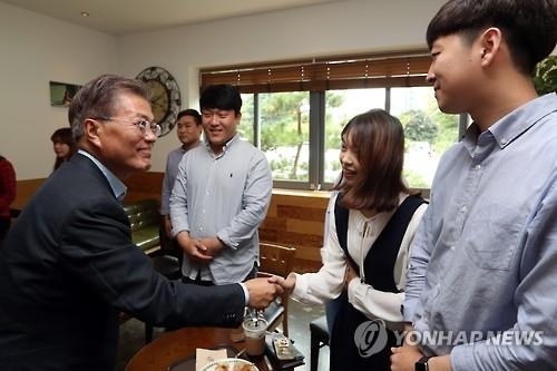 광주로 간 文 "명실상부한 당의 대선주자로 사명감갖고 뛰겠다"(종합) - 3