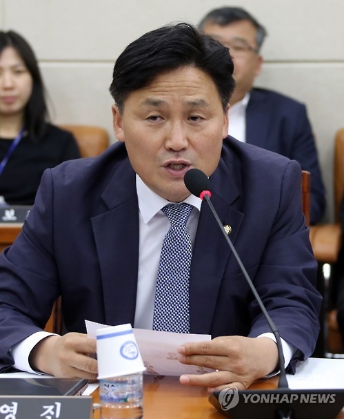 "올해 공무원 성매매사범 폭증…8개월간 128명 적발" - 3