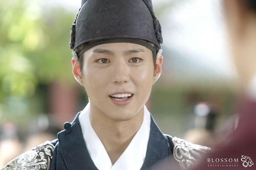 박보검 '욘사마 열풍' 재현…50~70대 여성 팬들 열광 - 6